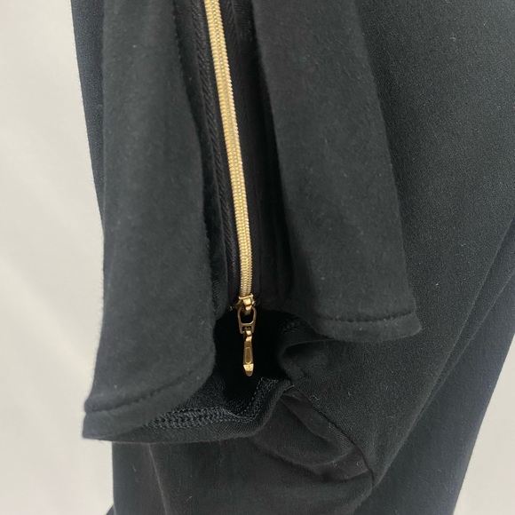 Black Zenergy by Chico’s Zipper Short-sleeve Blouse Size 0 - Picture 5 of 8